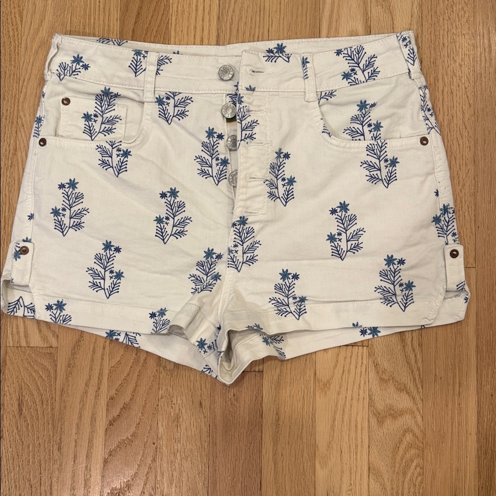 PILCRO Women’s Anthropologie White Denim Shorts Blue Floral High Waist size 31